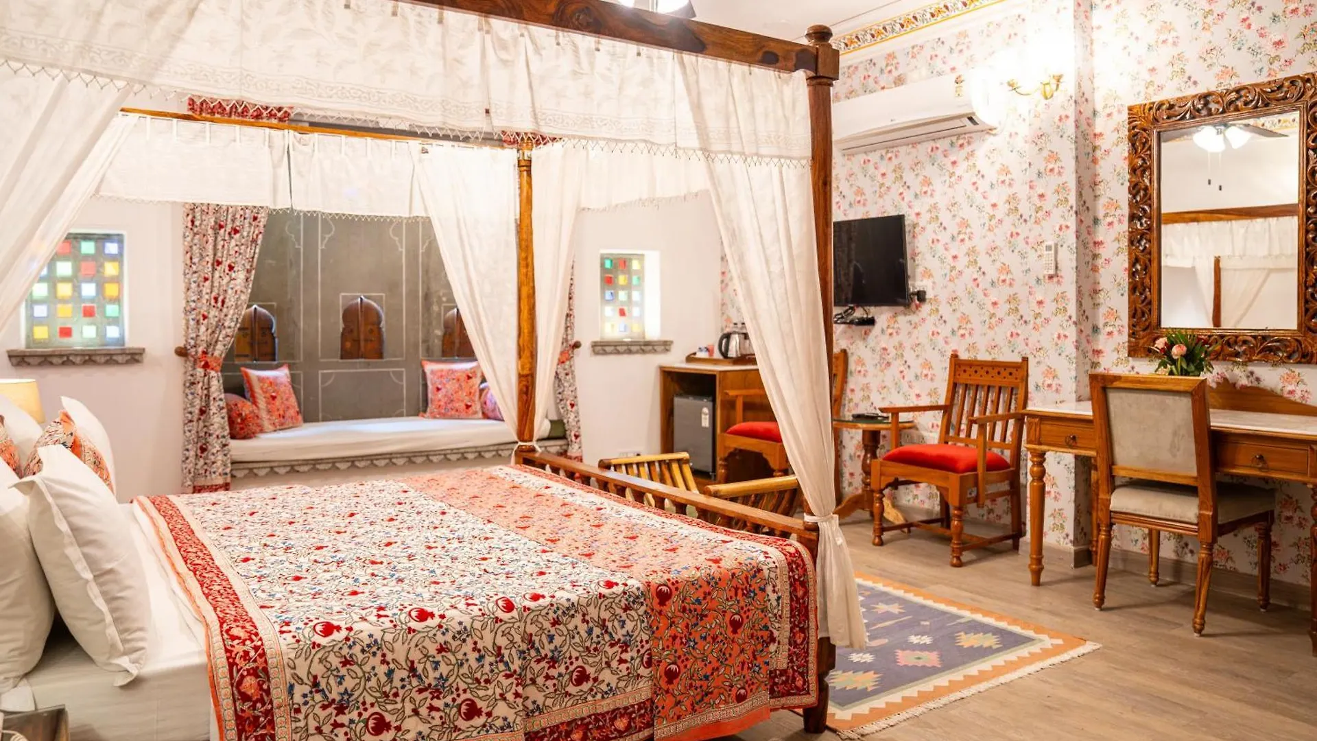 Hotel Udaigarh - Udaipur