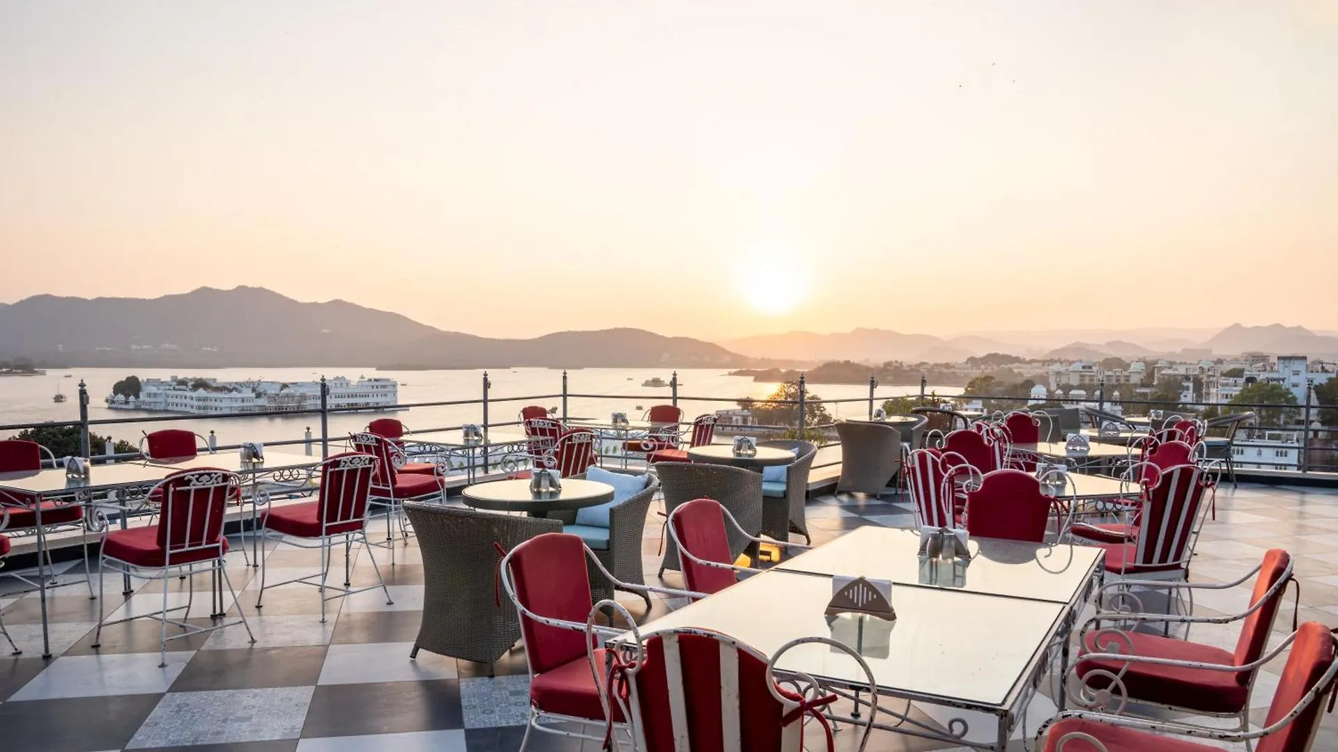 Hotel Udaigarh - Udaipur
