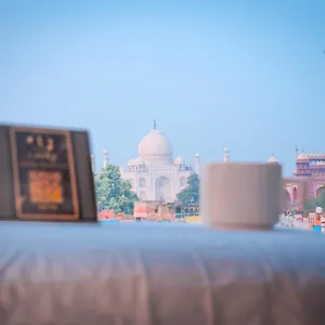 ** Gasthuis Lucky Restaurant & India